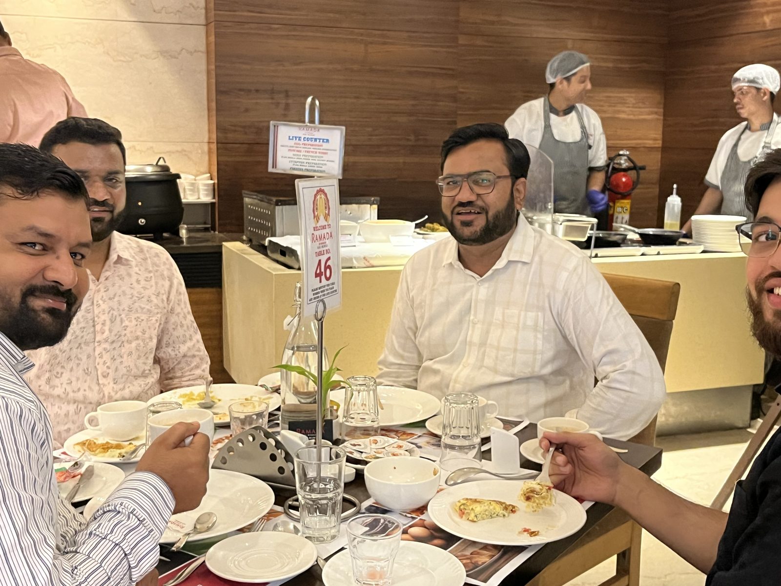 Immersion participants networking over dinner — photo 27