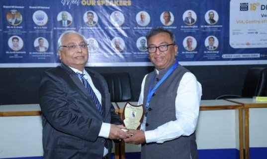 Felicitation of a speaker at the previous summit