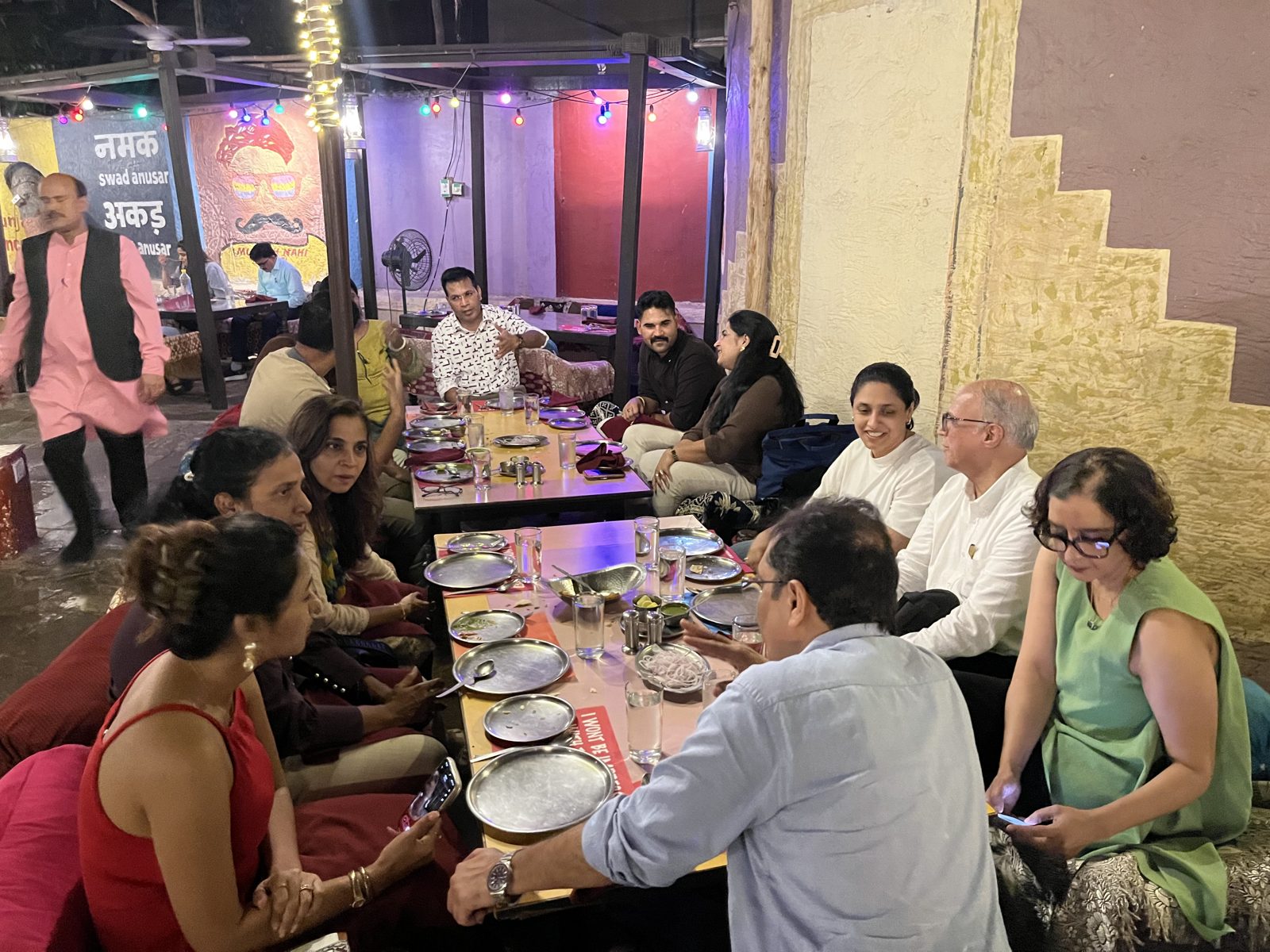 Immersion participants networking over dinner — photo 30