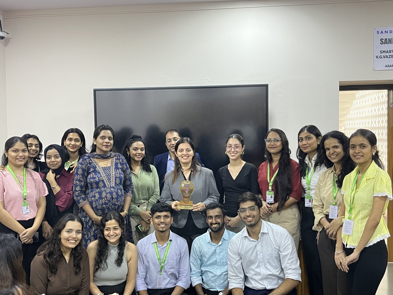 The cohort with mentors after the closing session